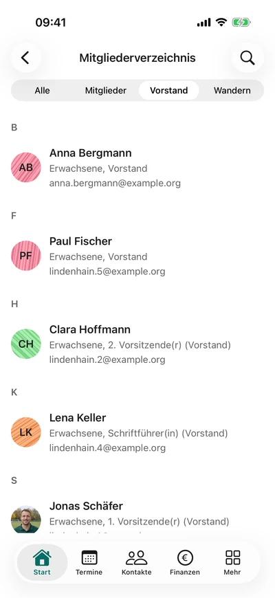 Mitgliederverzeichnis · Gruppenfilter – iPhone, Originalaufnahme mit fiktiven Vereinsdaten.