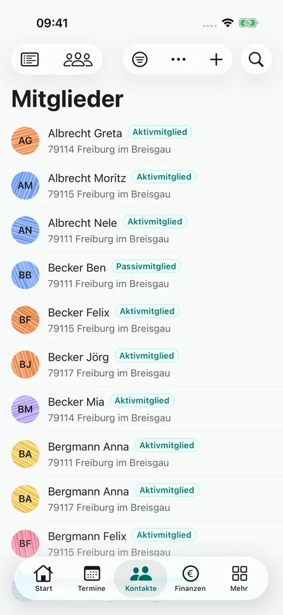 Mitglieder zusammenhalten – iPhone, Originalaufnahme mit fiktiven Vereinsdaten.