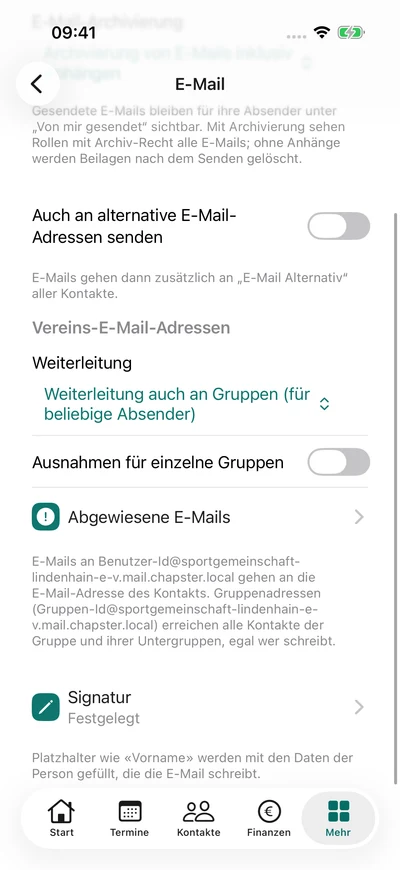 E-Mail-Einstellungen · Signatur – iPhone, Originalaufnahme mit fiktiven Vereinsdaten.
